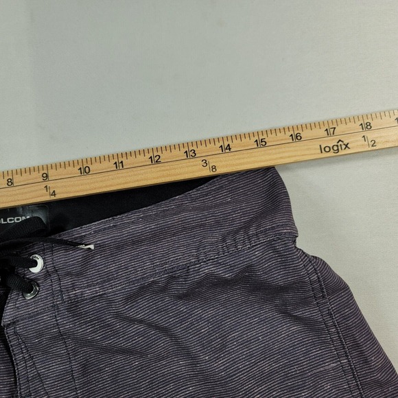 Volcom Board Shorts Mens 30 Gray Striped Pocket Drawstring Outdoor Summer - Picture 7 of 9